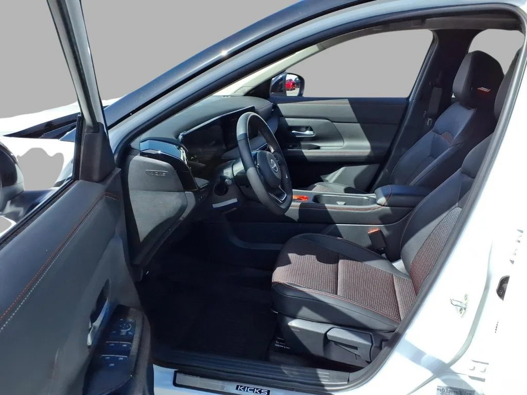 Used 2025 White Nissan SR image 20