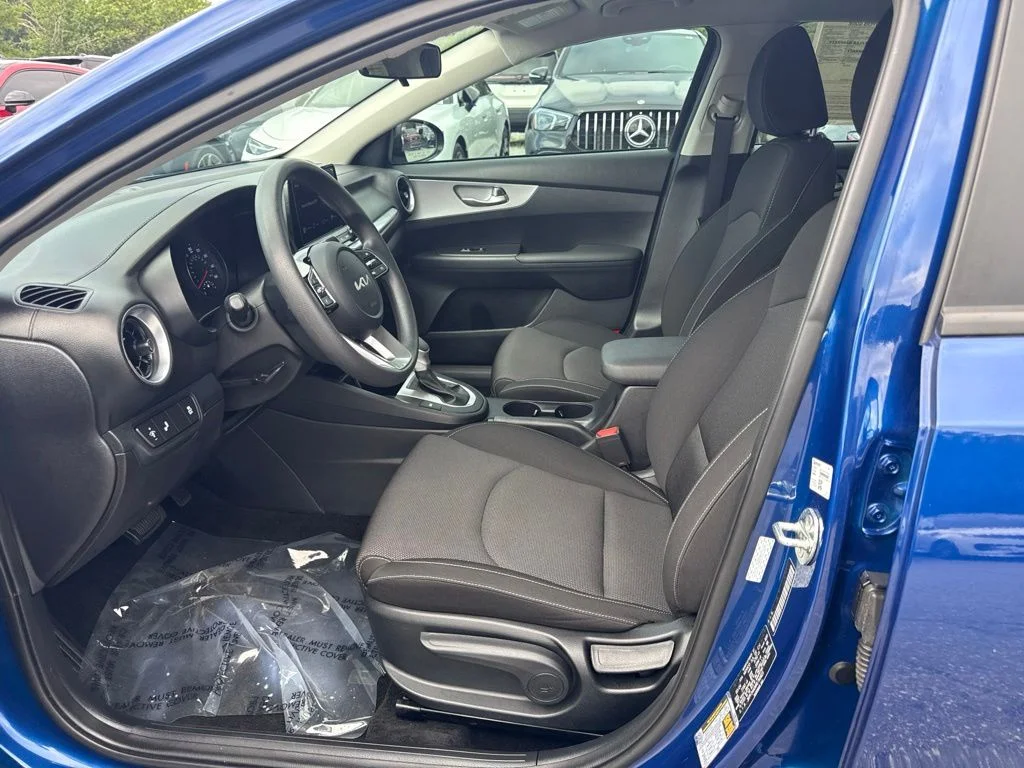 Used 2024 Blue Kia LXS image 5