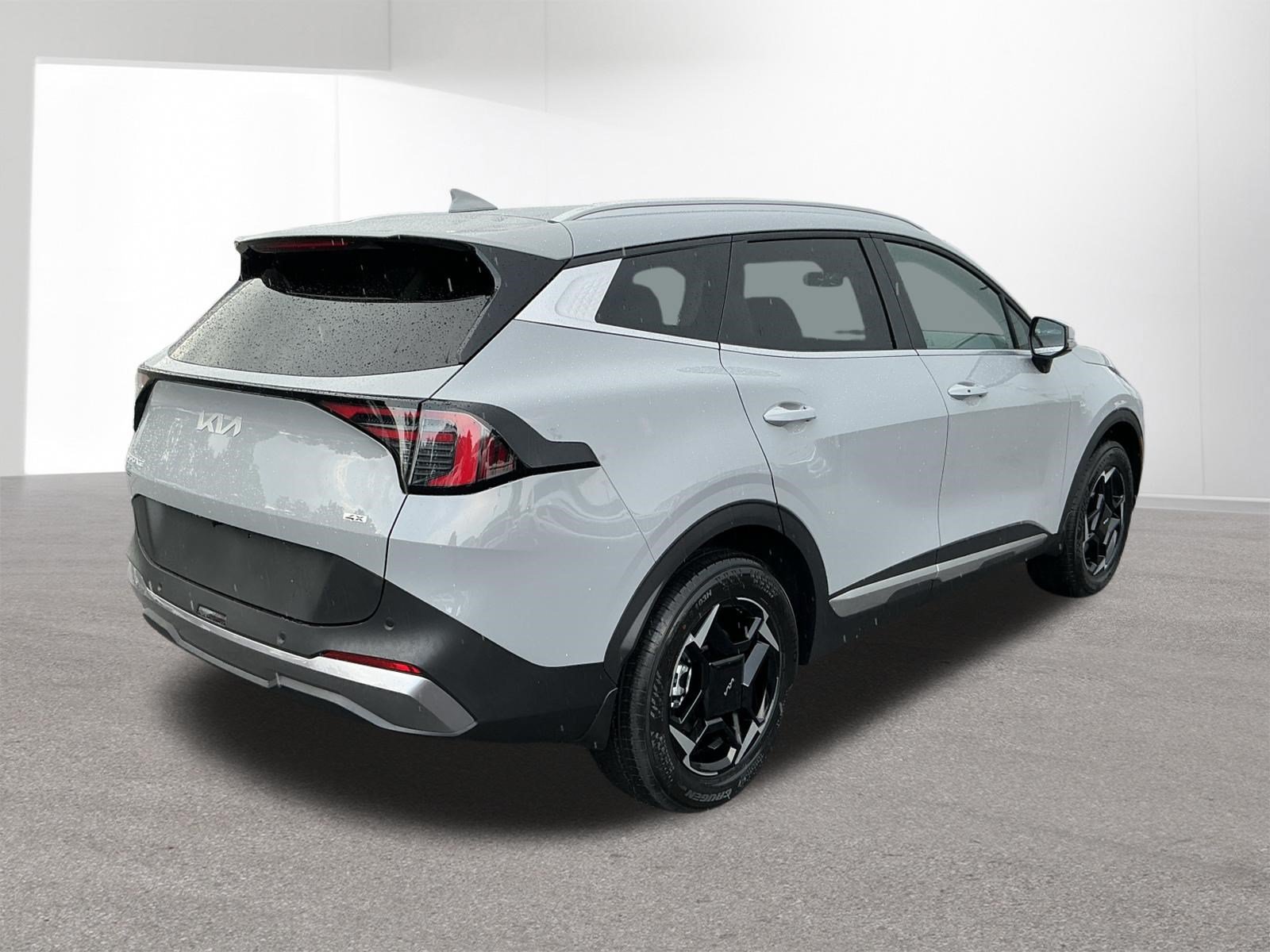 New 2026 Wolf Gray Kia EX image 3