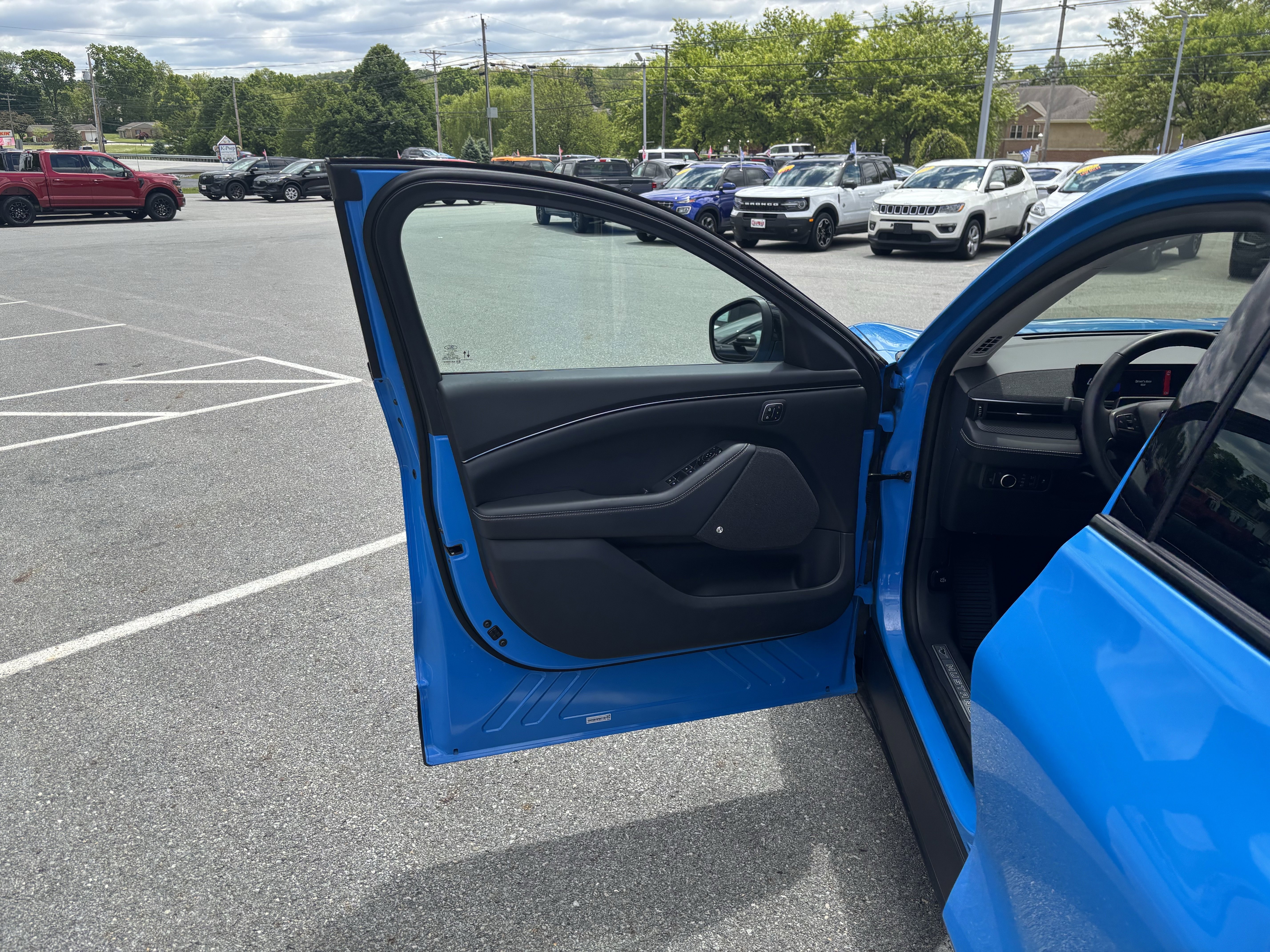 Used 2023 Blue Ford Premium image 11