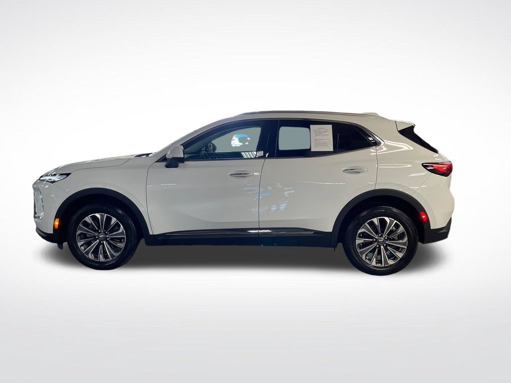 Used 2026 Summit White Buick Preferred image 2
