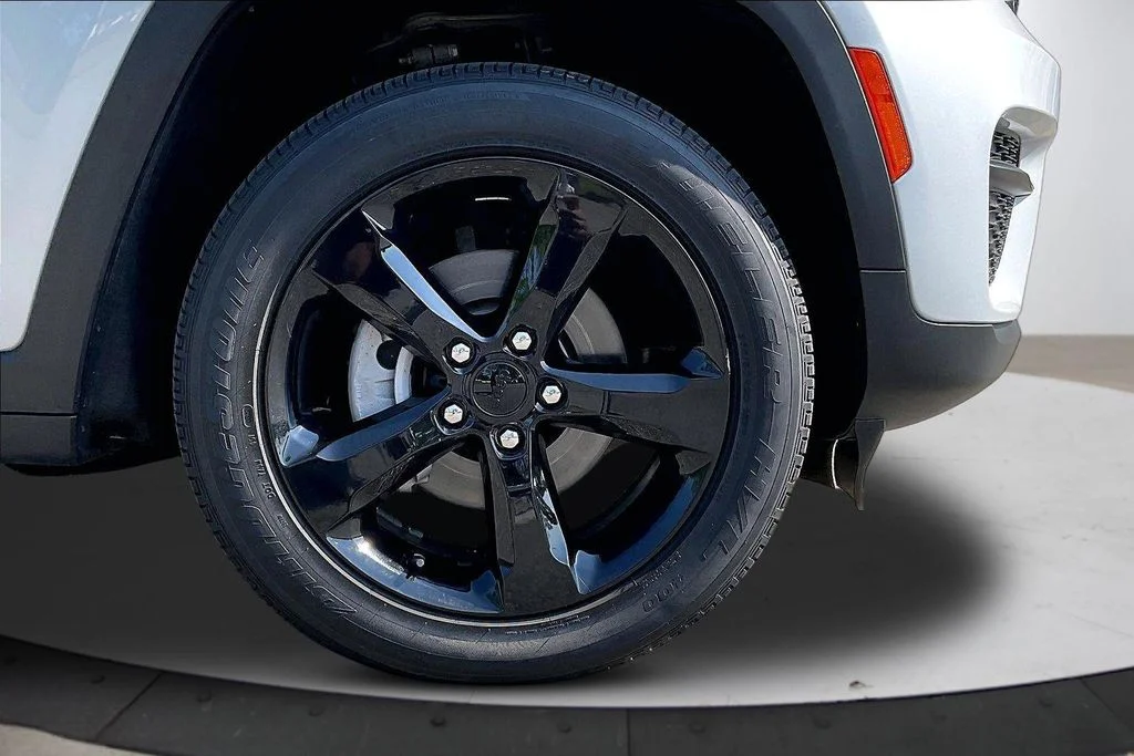 Certified Used 2023 Silver Jeep Altitude X image 38