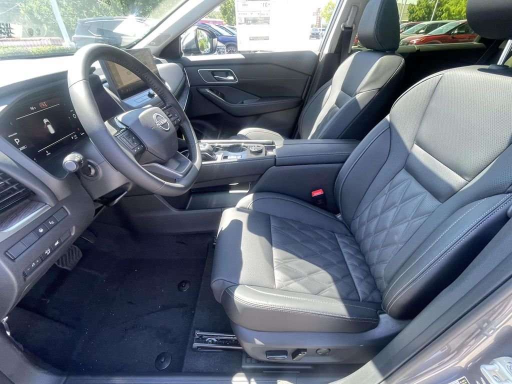 New 2026 Gray Nissan Platinum image 15
