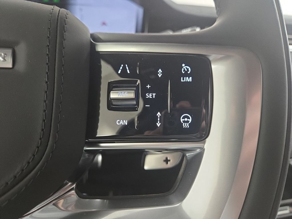 New 2026 Velocity Blue Land Rover SE image 18