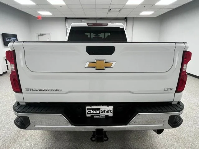 Used 2022 White Chevrolet LTZ image 7