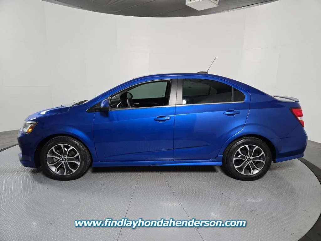 Used 2020 Blue Metallic Chevrolet LT image 3