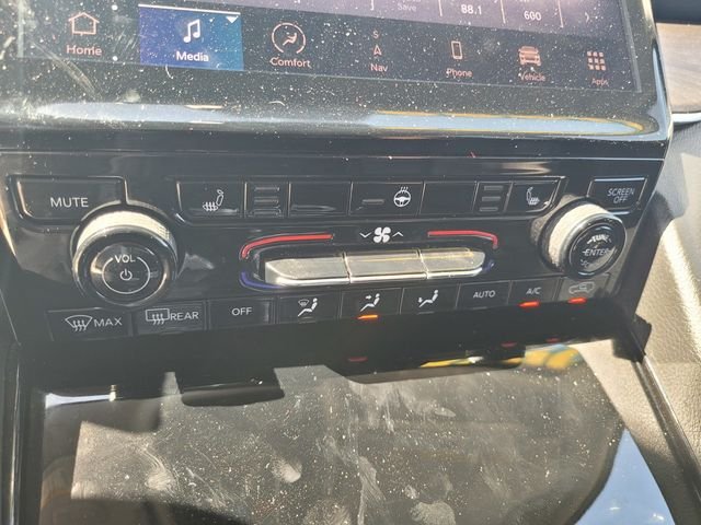 Used 2021 Silver Jeep Limited image 24