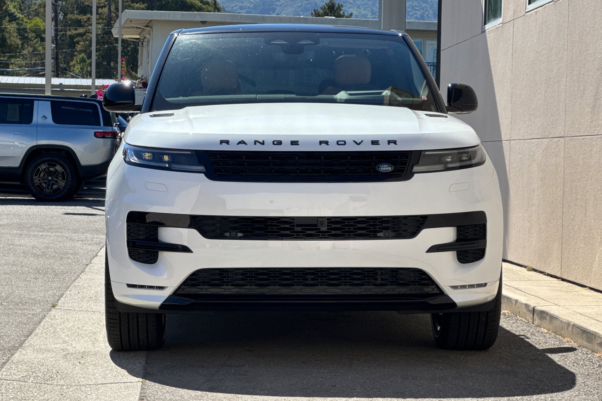 New 2026 Ostuni Pearl White Land Rover Dynamic SE image 10