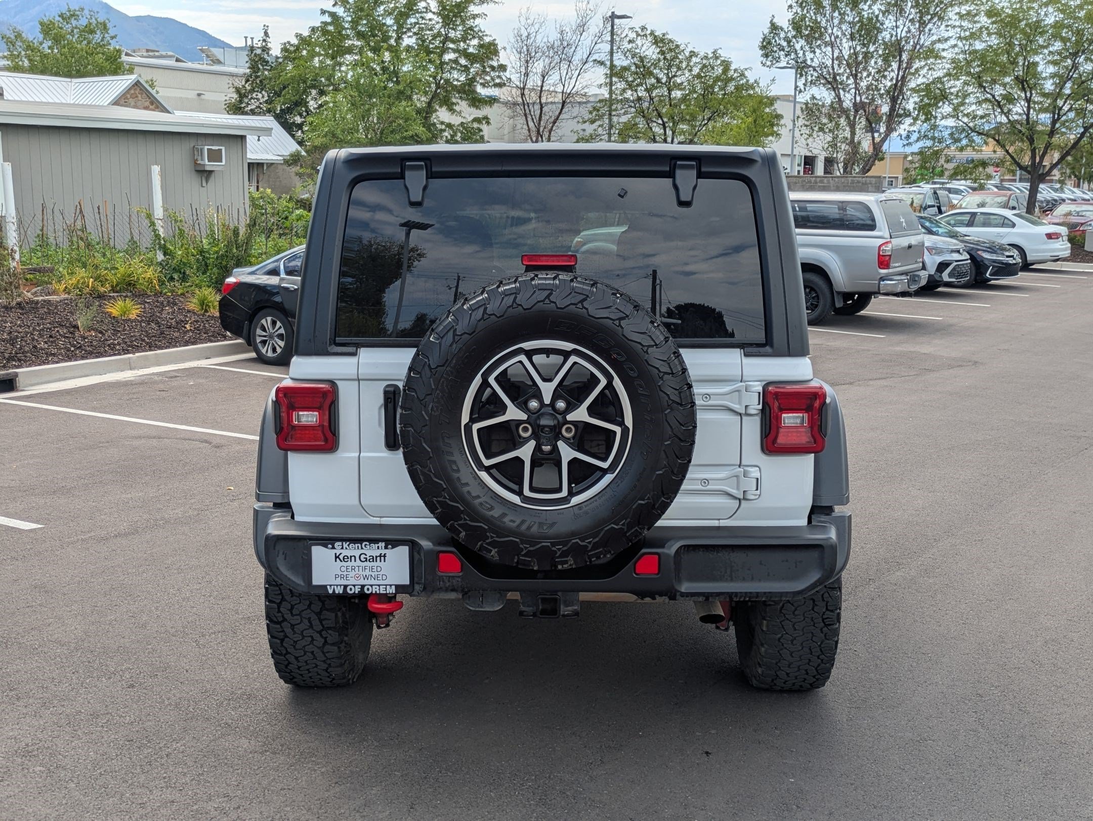 Used 2025 Bright White Clearcoat Jeep Rubicon image 4