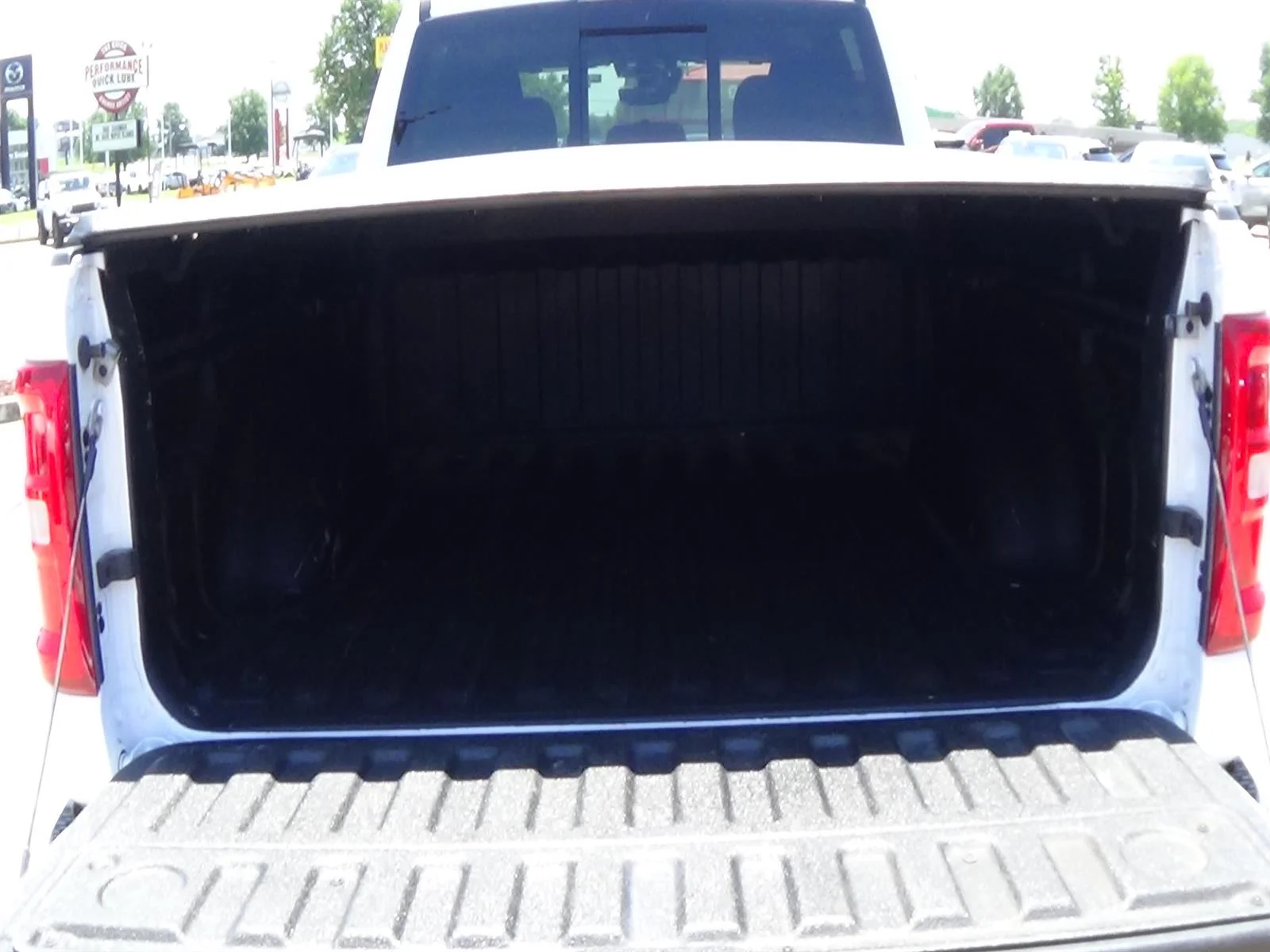 Certified Used 2025 Bright White Clear Coat (pw7) RAM Big Horn image 11