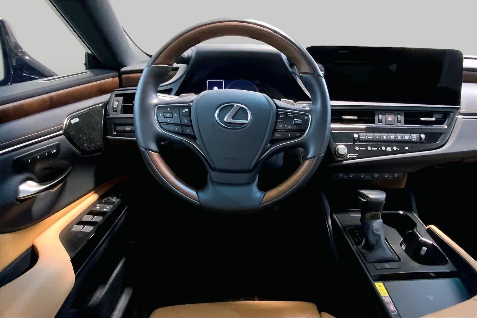 Used 2024 Obsidian Lexus Ultra Luxury image 5