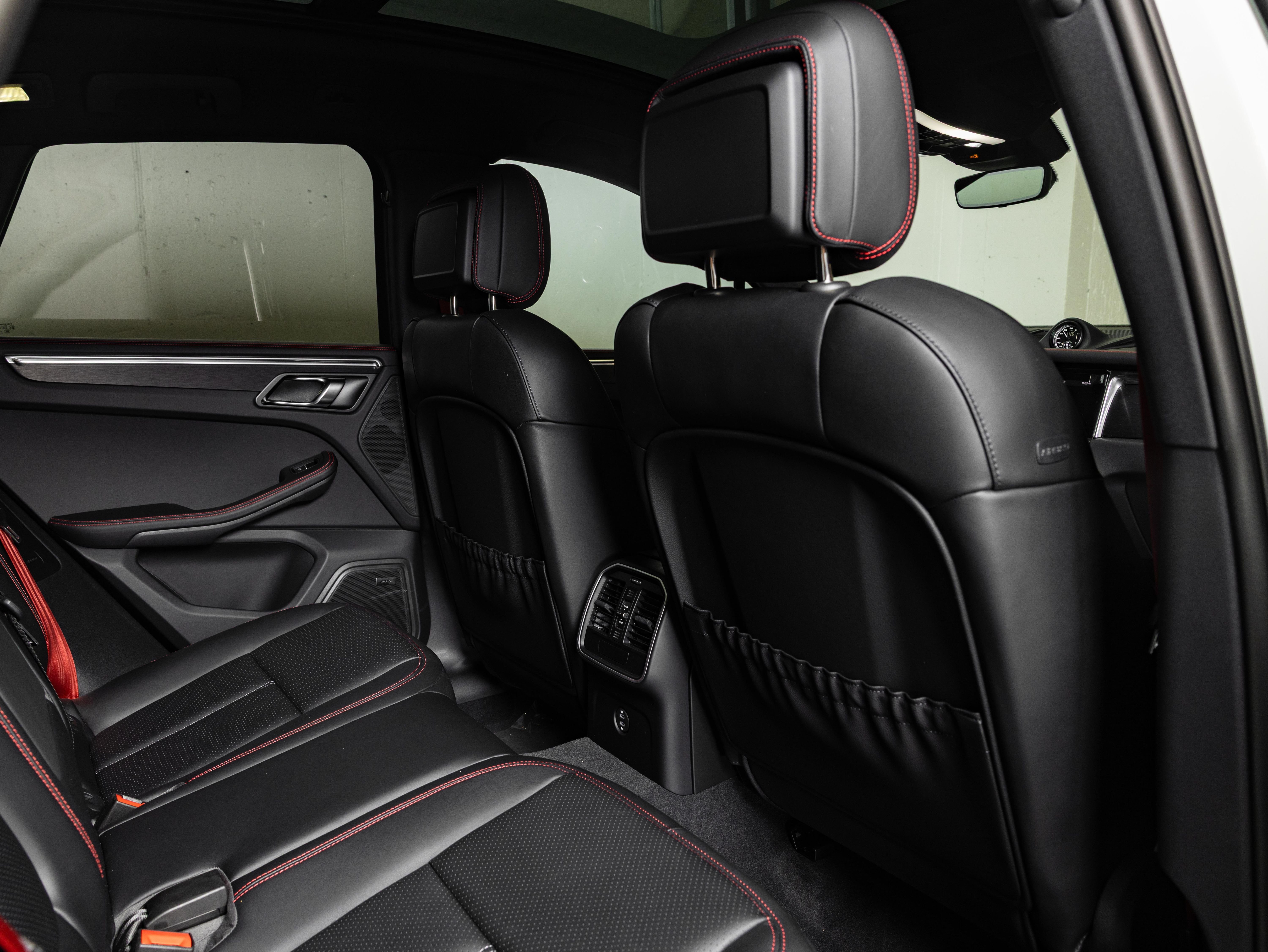 2026 Porsche Macan GTS - Photo 23