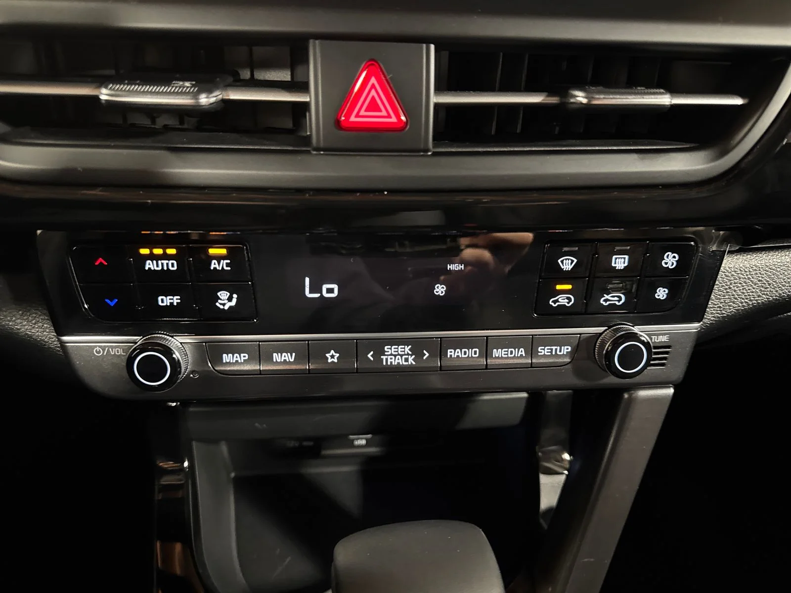 Used 2025 Neptune Blue Kia X-Line image 23