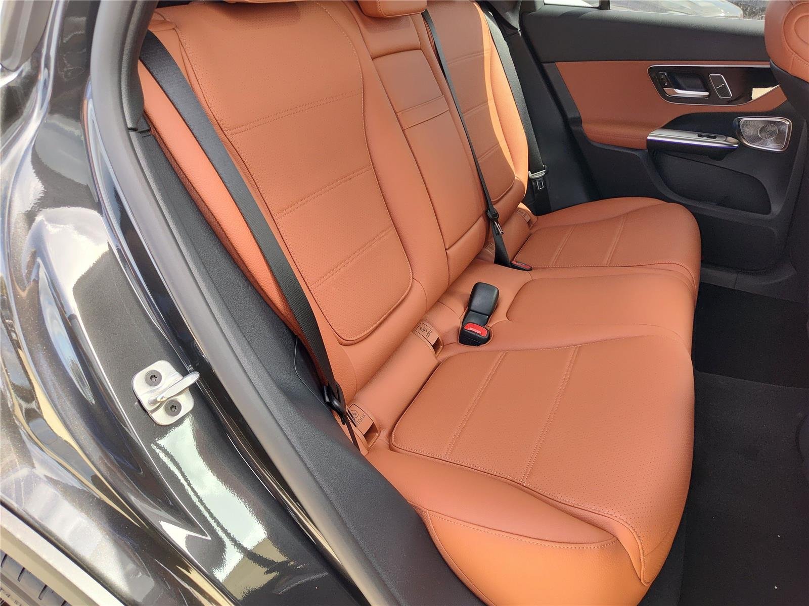 New 2026 Graphite Grey Metallic Mercedes-Benz GLC 300 image 13