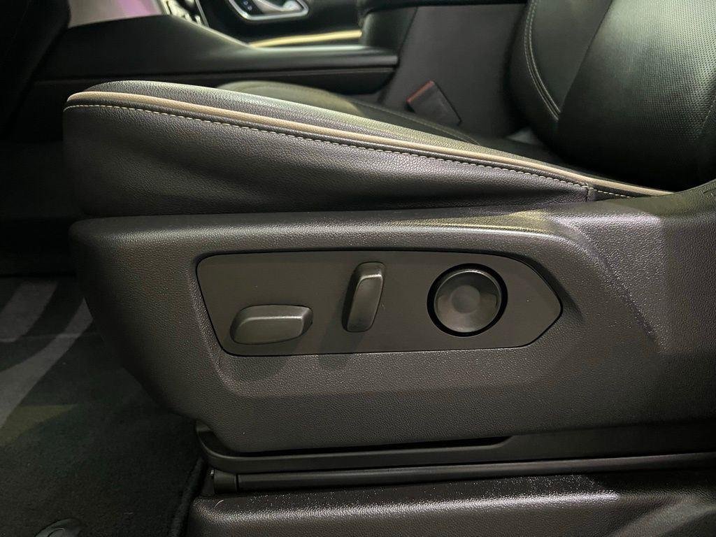 Used 2022 Summit White Chevrolet Premier image 21