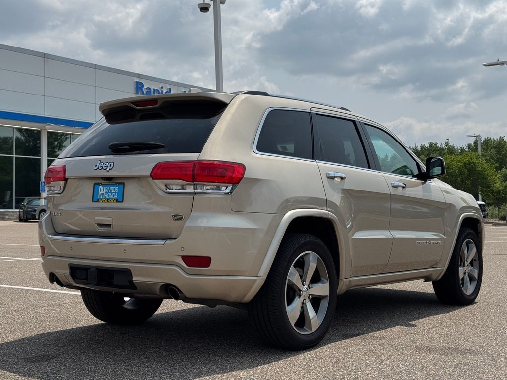 Used 2014 Cashmere Jeep Overland image 5