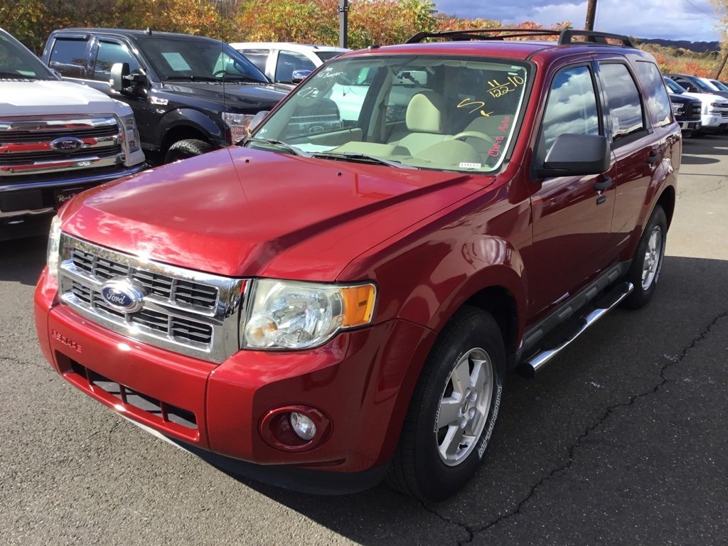 2011 Ford Escape XLT photo 2