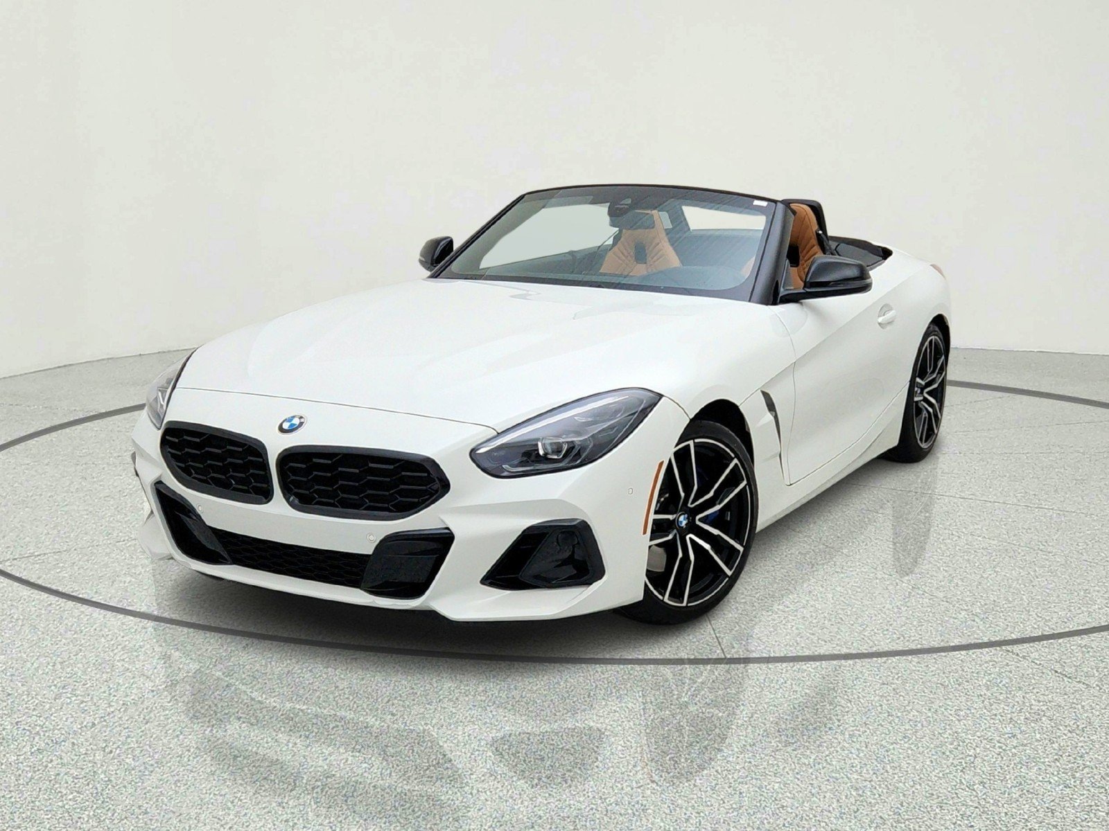 Used 2023 Alpine White BMW sDrive30i image 2