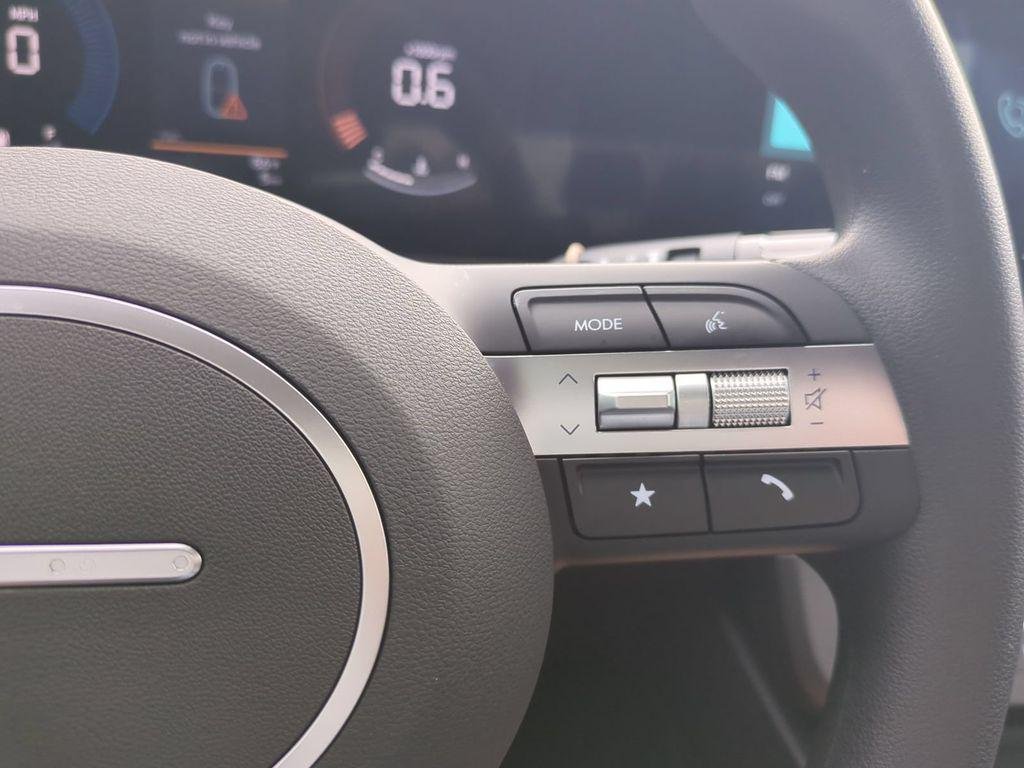 New 2027 Gray Hyundai SE FWD image 31
