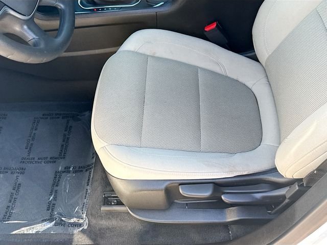Used 2022 White Chevrolet LS image 19