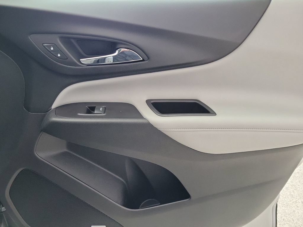 Certified Used 2020 SILVER ICE METALLIC Chevrolet Premier image 23