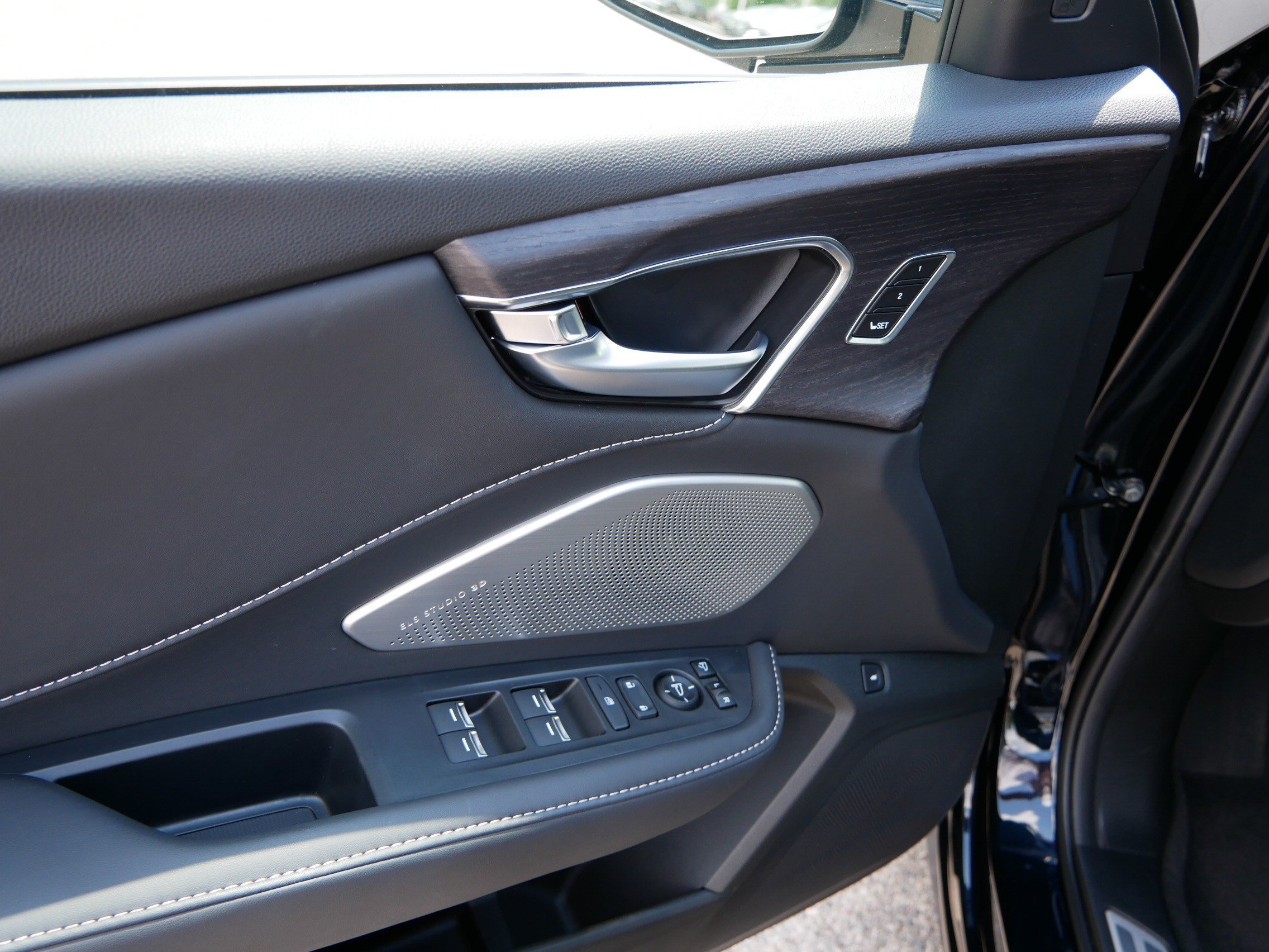 Used 2025 Majestic Black Pearl Acura w/Advance Package image 20