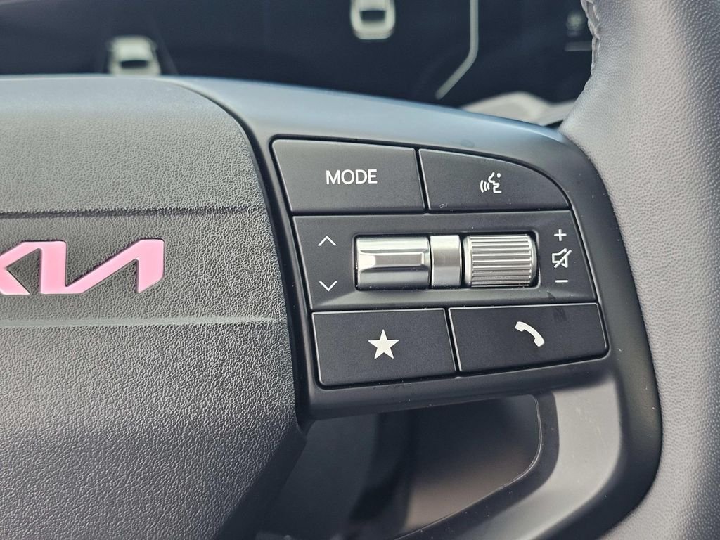 Used 2025 White Kia EX image 27