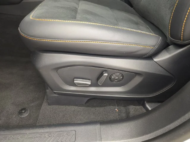 New 2026 Star White Metallic Tri-Coat Ford Tremor® image 44