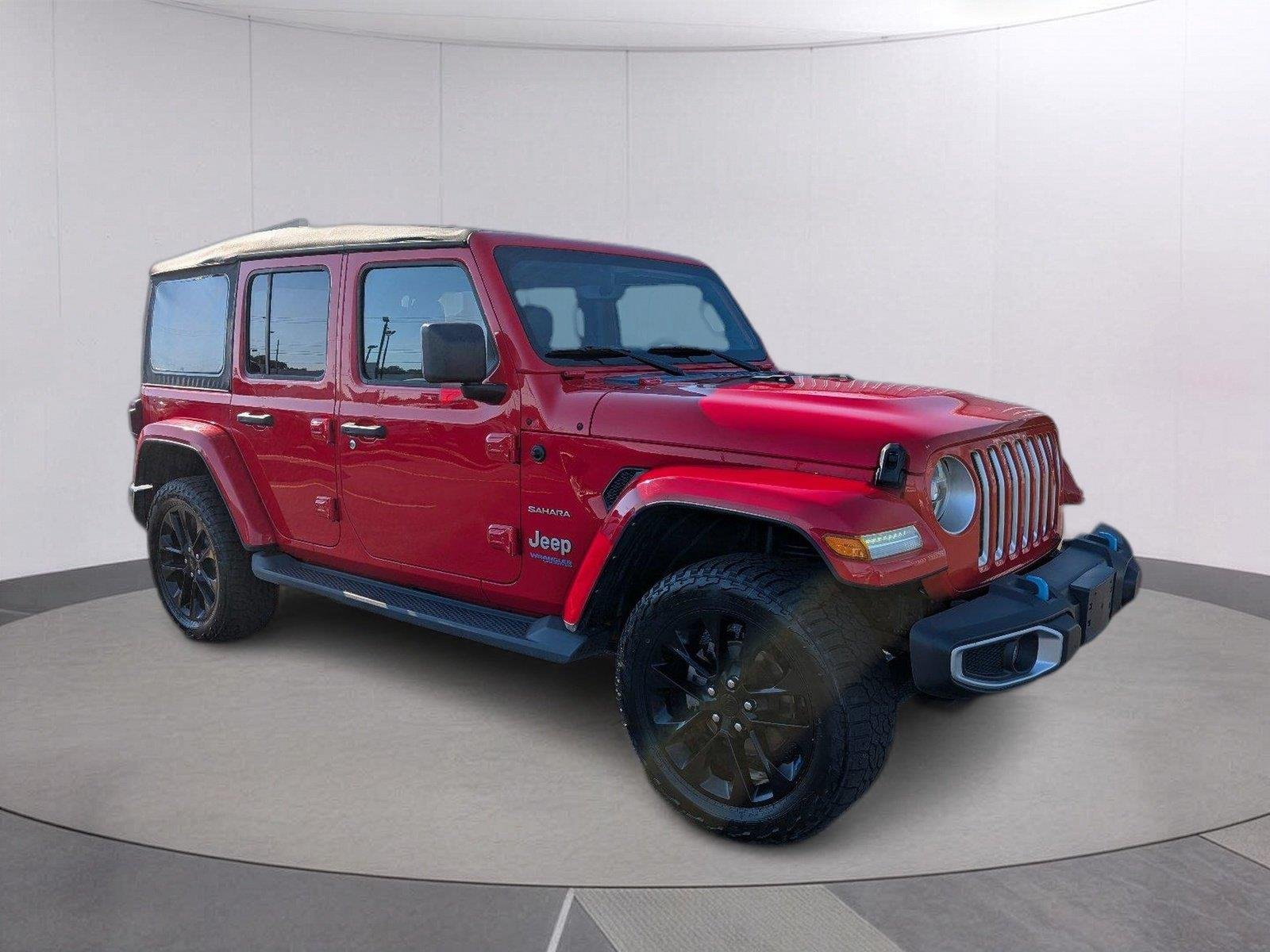 Used 2022 Firecracker Red Clearcoat Jeep Unlimited Sahara image 9
