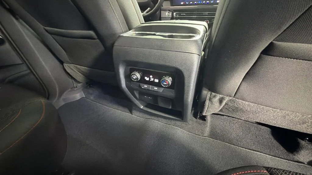Used 2024 Summit White Chevrolet Z71 image 34