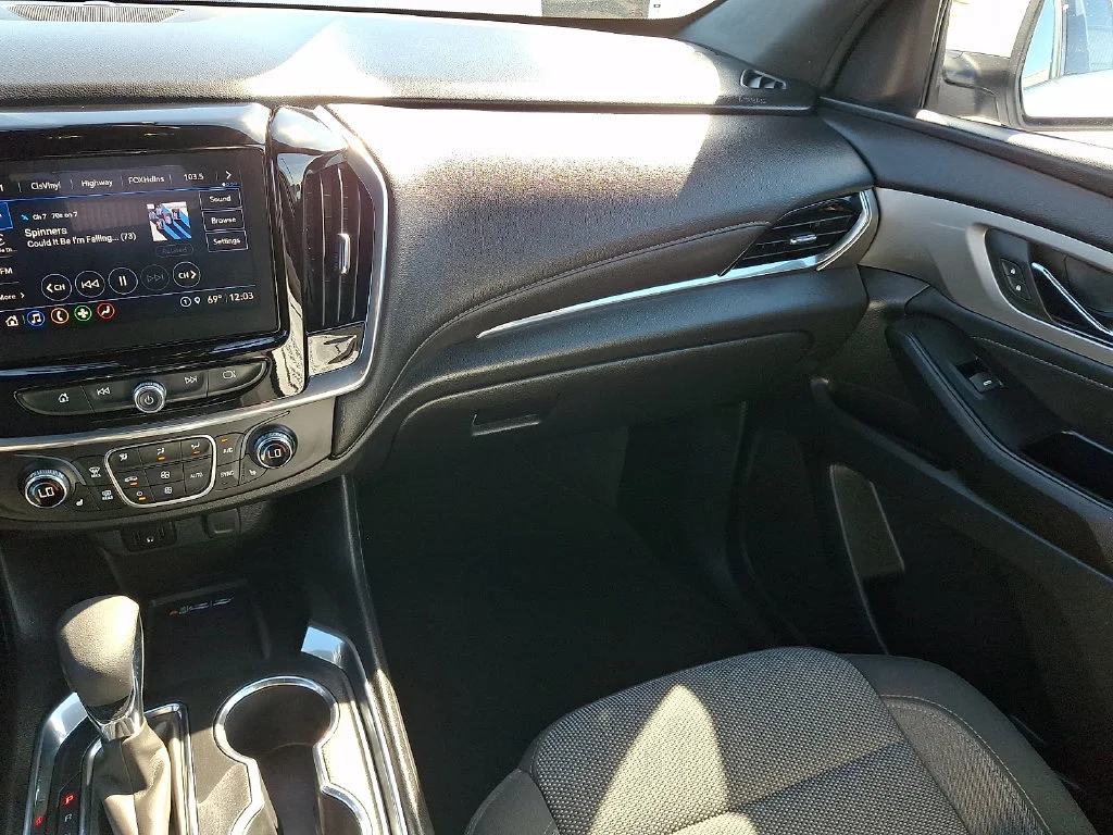 Used 2023 White Chevrolet LT image 17
