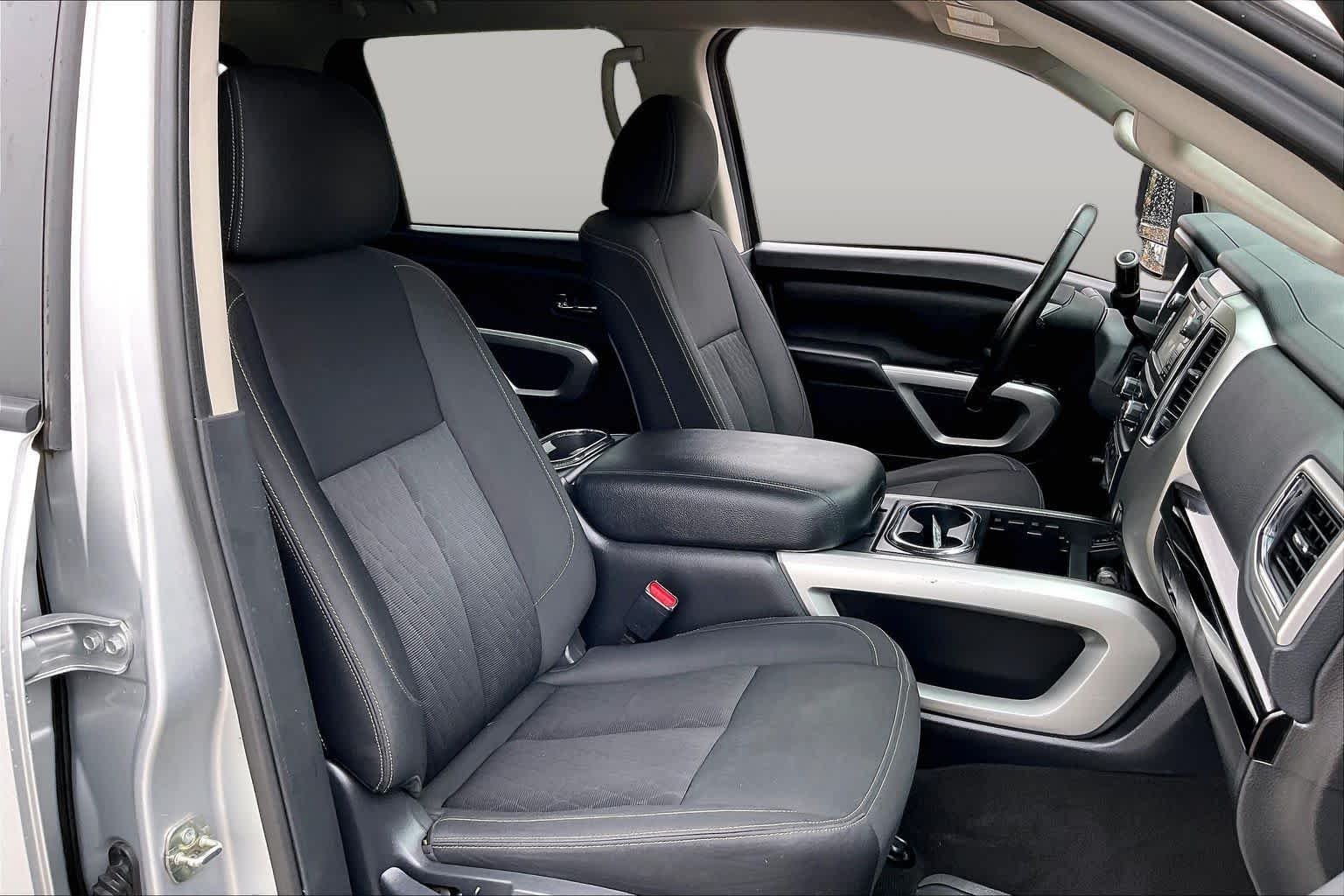 Used 2018 Brilliant Silver Nissan SV image 9