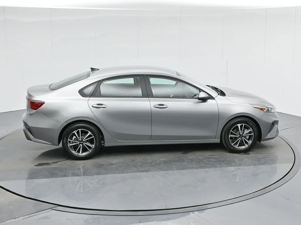 Used 2022 Gray Kia LXS image 42