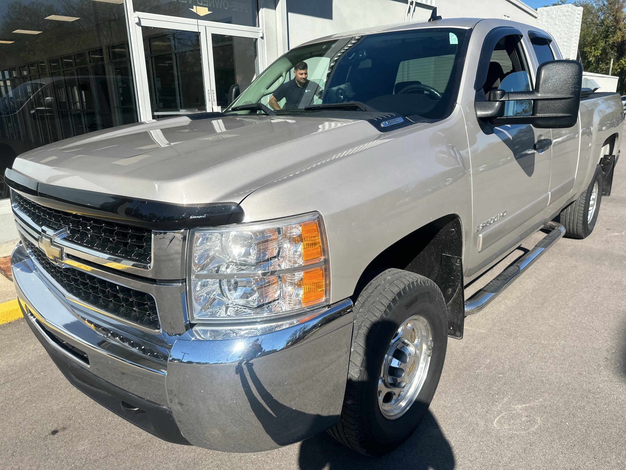 Used 2008 Silver Birch Metallic Chevrolet LT w/1LT image 3