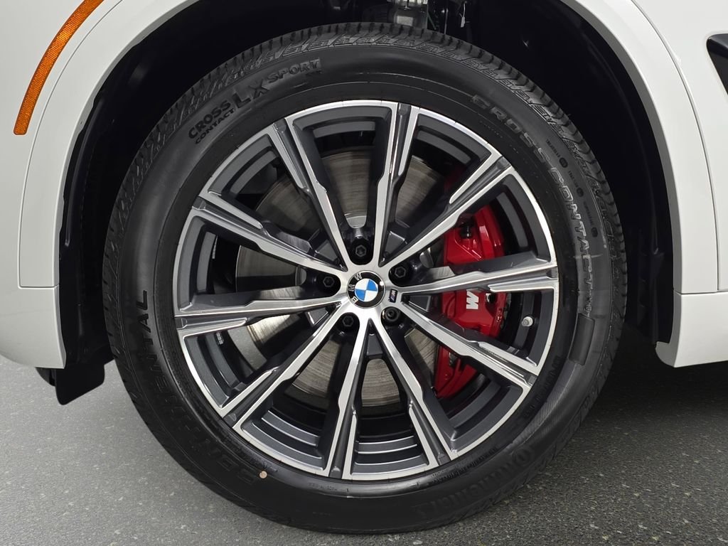 New 2026 Mineral White Metallic BMW xDrive50e image 32