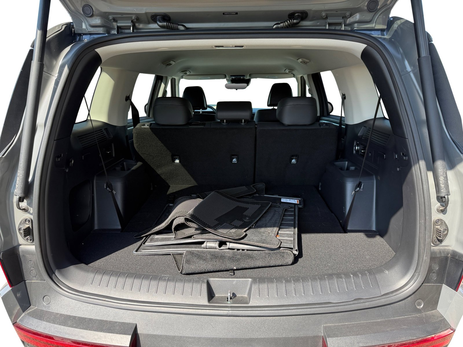 Used 2026 Hampton Gray Hyundai SEL image 17