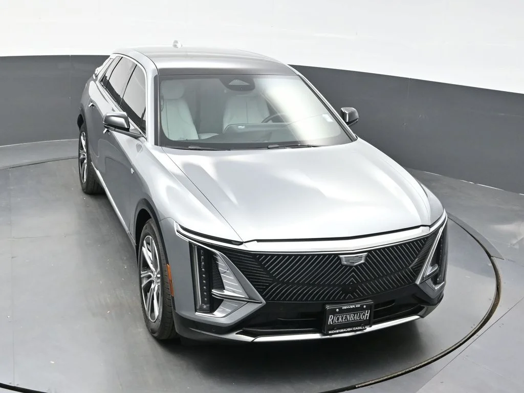 Used 2024 Silver Cadillac Luxury image 32