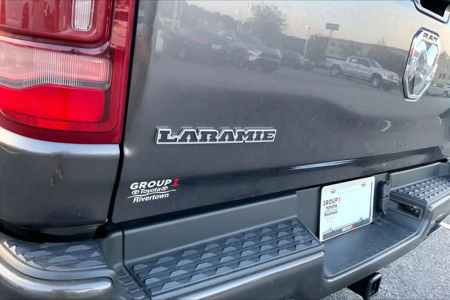 Used 2022 Granite Crystal Metallic Clearcoat Ram Laramie image 9