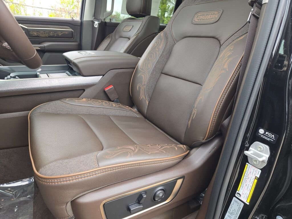 New 2026 Diamond Black Crystal Pearl-Coat Exterior Paint RAM Limited image 27