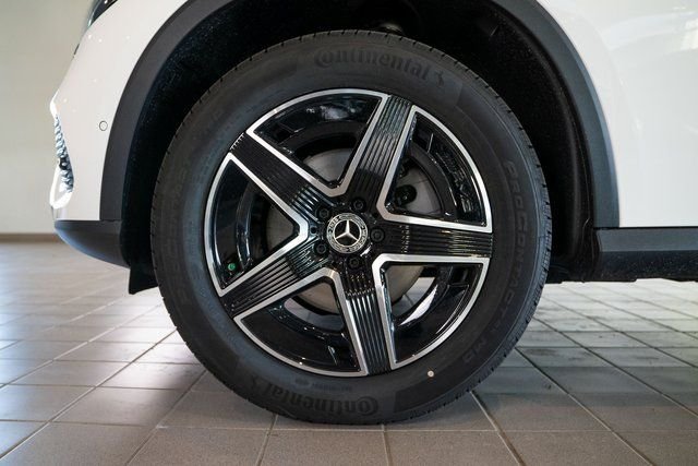 Used 2026 White Mercedes-Benz GLC 300 image 9