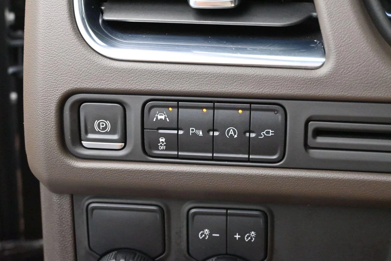 Used 2021 Satin Steel Metallic Chevrolet LT image 29