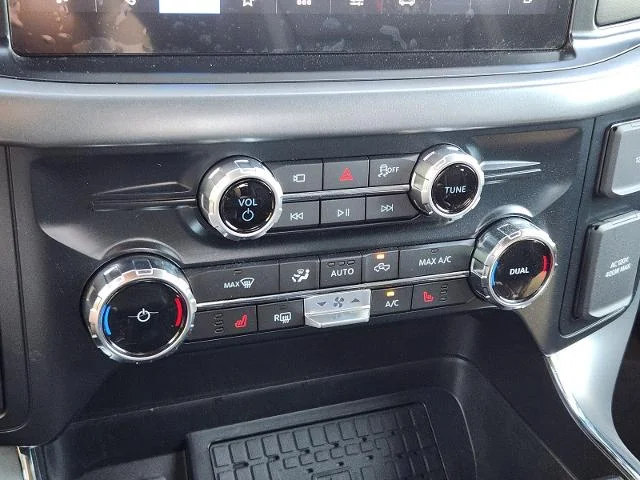 2025 Ford F-150 XLT - Photo 37