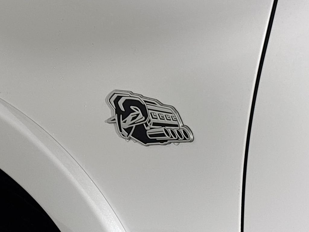 New 2026 Ivory White Tri-Coat Pearl-Coat Exterior Paint RAM Laramie image 24