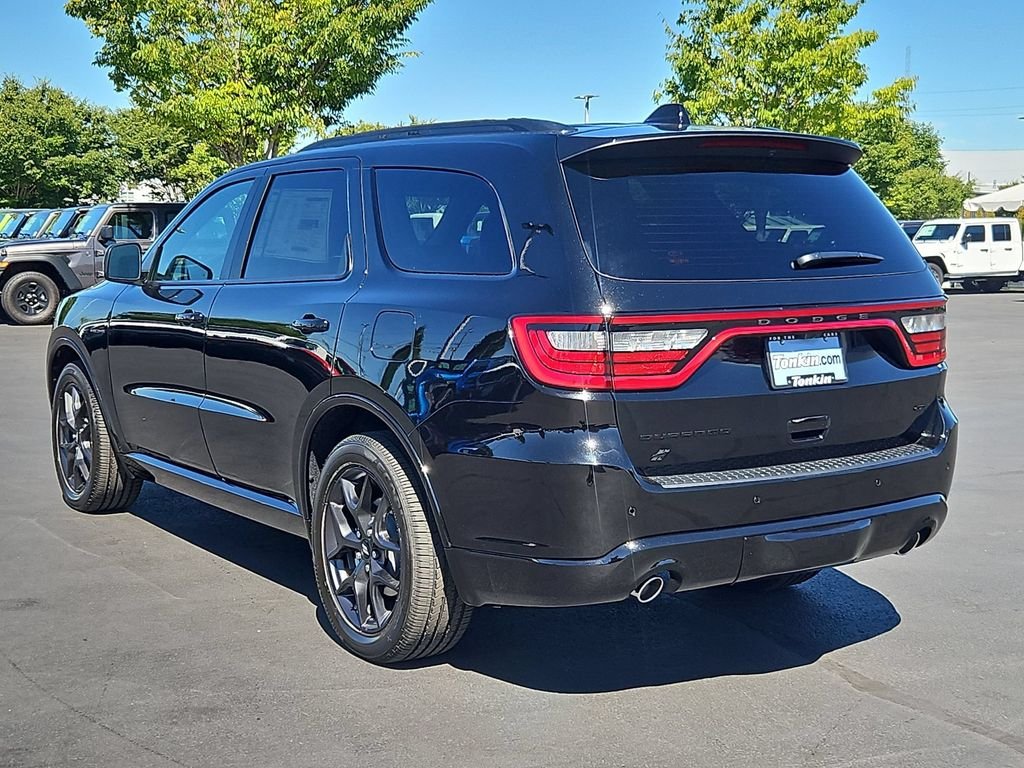 New 2026 Diamond Black Clear-Coat Exterior Paint Dodge GT Plus HEMI V8 image 4