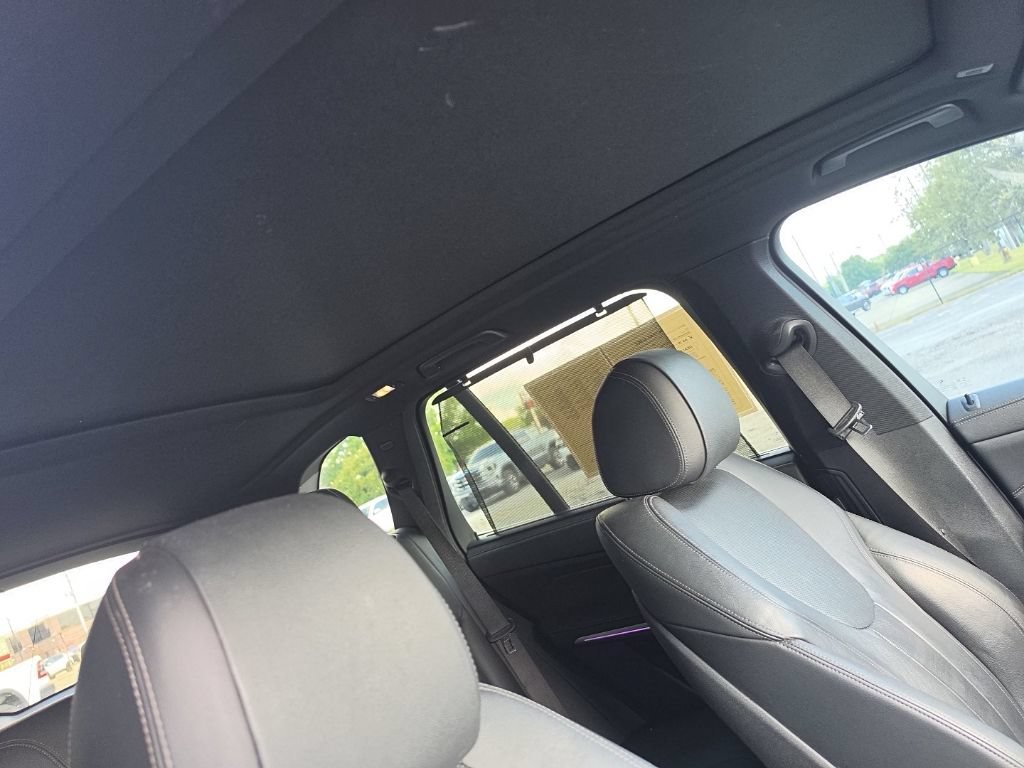 Used 2020 White BMW xDrive40i image 33