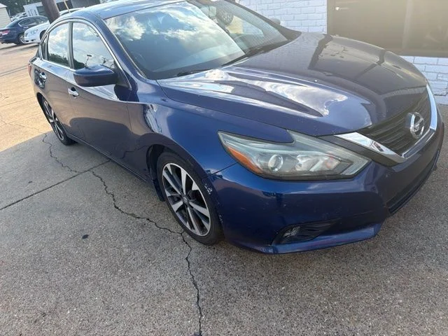 Used 2016 Blue Nissan 2.5 SR image 2