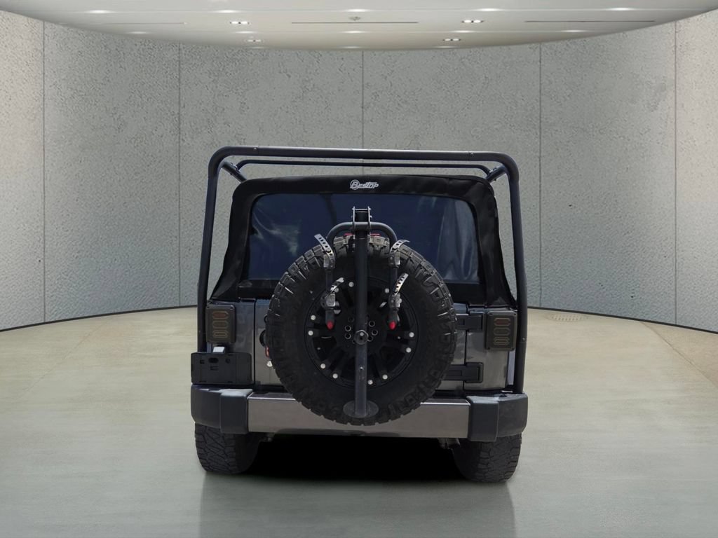 Used 2017 Granite Crystal Metallic Clearcoat Jeep Sahara image 6