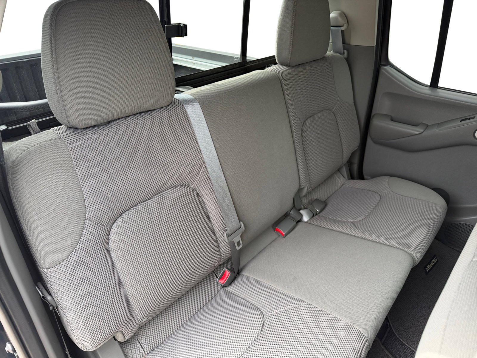 Used 2020 Arctic Blue Metallic Nissan SV image 30