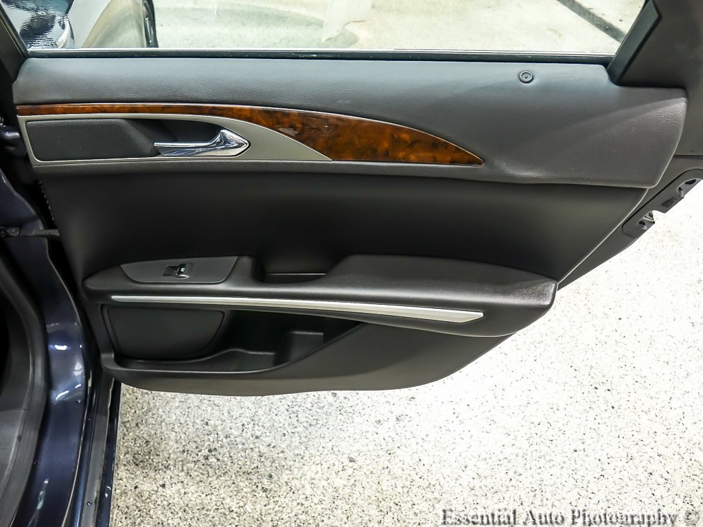 Used 2013 Quartz Metallic Lincoln Base image 21