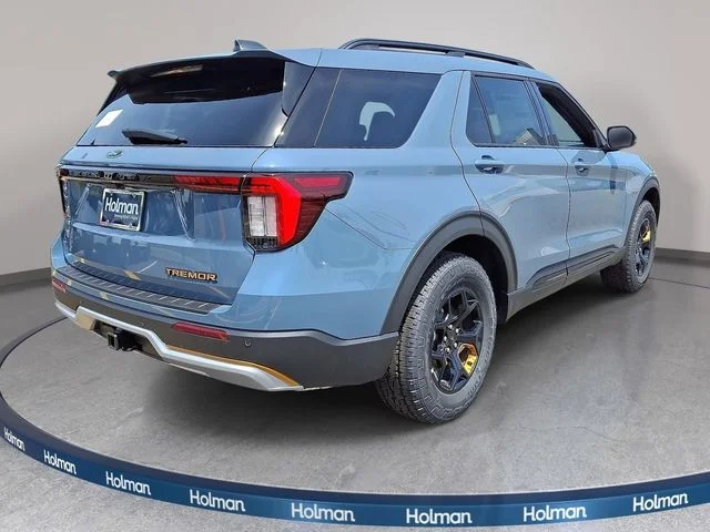 New 2026 Vapor Blue Metallic Ford Tremor image 4